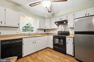 7835 Lawndale Ave, Philadelphia, PA 19111 - Photo 12