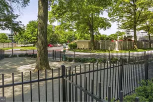 2200 Benjamin Franklin Pkwy, Philadelphia, PA 19130 - Photo 16