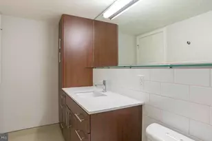 2200 Benjamin Franklin Pkwy, Philadelphia, PA 19130 - Photo 10