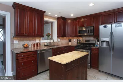 207 Lauriston Street, Philadelphia, PA 19128 - Photo 4