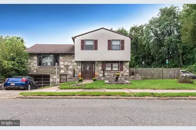 468 Pinewood Road, Philadelphia, PA 19116 - Photo 1