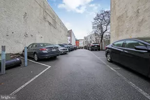 1705 Green St, Philadelphia, PA 19130 - Photo 2