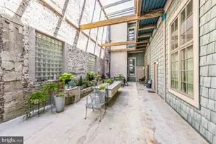 314 Brown St, Philadelphia, PA 19123 - Photo 26