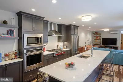 1016 Bainbridge Street, Philadelphia, PA 19147 - Photo 8
