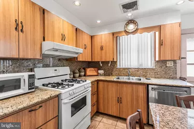 2439 S Rosewood Street, Philadelphia, PA 19145 - Photo 12