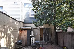 242 S 22nd St, Philadelphia, PA 19103 - Photo 34
