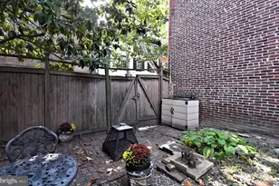 242 S 22nd St, Philadelphia, PA 19103 - Photo 32