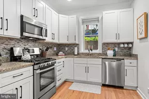 881 N Bucknell St, Philadelphia, PA 19130 - Photo 10