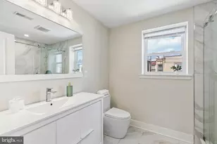 219 Daly St, Philadelphia, PA 19148 - Photo 12