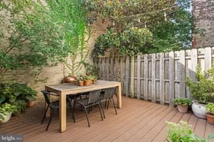 822 N Lecount St, Philadelphia, PA 19130 - Photo 32