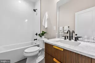 907 Emily St, Philadelphia, PA 19148 - Photo 12