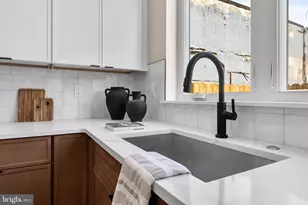 905 Emily, Philadelphia, PA 19148 - Photo 6