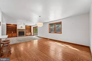 915 Lomond Ln, Philadelphia, PA 19128 - Photo 10
