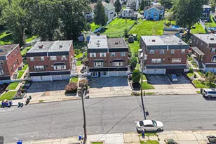 9922 S Canterbury Rd, Philadelphia, PA 19114 - Photo 2