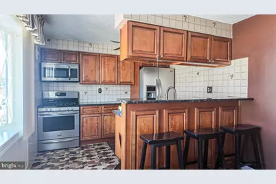 9922 S Canterbury Road, Philadelphia, PA 19114 - Photo 4