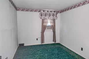 9922 S Canterbury Rd, Philadelphia, PA 19114 - Photo 18