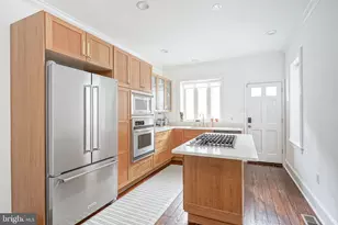 2322 Fitzwater St, Philadelphia, PA 19146 - Photo 12