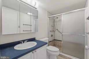 2001 Hamilton St, Philadelphia, PA 19130 - Photo 22