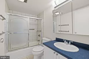 2001 Hamilton St, Philadelphia, PA 19130 - Photo 16