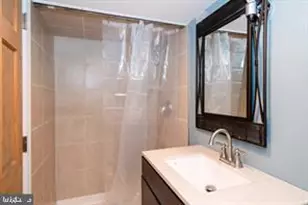 5729 Broomall St, Philadelphia, PA 19143 - Photo 2