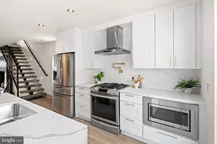 429 Salmon St, Philadelphia, PA 19125 - Photo 8