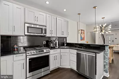 842 N 28th Street, Philadelphia, PA 19130 - Photo 10