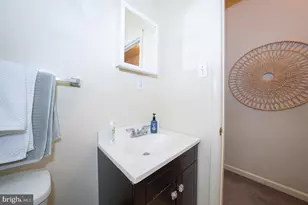 1827 Ginnodo St, Philadelphia, PA 19130 - Photo 6