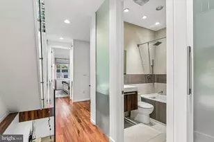 2053 Pemberton St, Philadelphia, PA 19146 - Photo 12