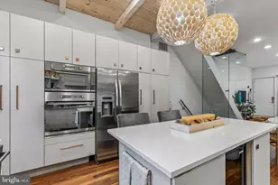 2053 Pemberton St, Philadelphia, PA 19146 - Photo 8