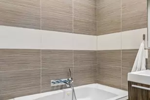 2053 Pemberton St, Philadelphia, PA 19146 - Photo 22