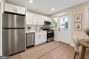 362 Fairway Terrace, Philadelphia, PA 19128 - Photo 2