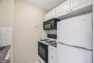 210 Locust St, Philadelphia, PA 19106 - Photo 6