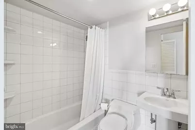 210 Locust Street #9EW, Philadelphia, PA 19106 - Photo 8