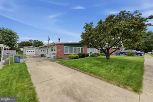 9325 Trout Rd, Philadelphia, PA 19115 - Photo 2