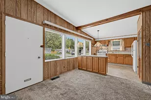 9325 Trout Rd, Philadelphia, PA 19115 - Photo 6