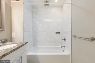 1039 Tree St, Philadelphia, PA 19148 - Photo 20