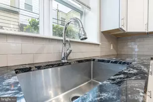 1039 Tree St, Philadelphia, PA 19148 - Photo 14