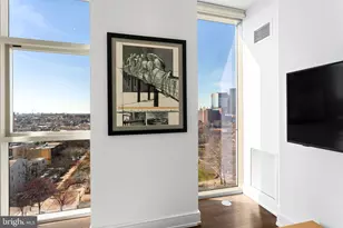 210 S 25th St, Philadelphia, PA 19103 - Photo 16