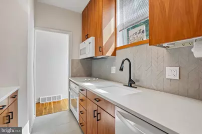 2045 Waverly Street, Philadelphia, PA 19146 - Photo 12