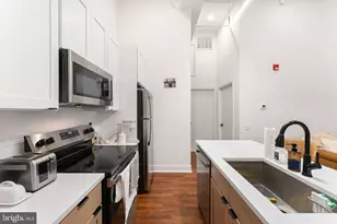 240 Hermitage St, Philadelphia, PA 19127 - Photo 4