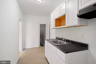 1920 W Airdrie St, Philadelphia, PA 19140 - Photo 10