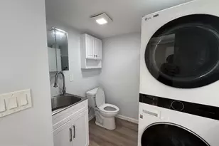 7245 Claridge St, Philadelphia, PA 19111 - Photo 8