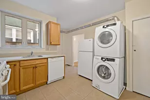 1942 Wolf St, Philadelphia, PA 19145 - Photo 24