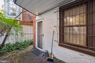 2217 Locust St, Philadelphia, PA 19103 - Photo 24