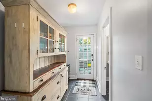 35 E Gravers Ln, Philadelphia, PA 19118 - Photo 10