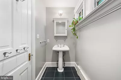 35 E Gravers Lane, Philadelphia, PA 19118 - Photo 12