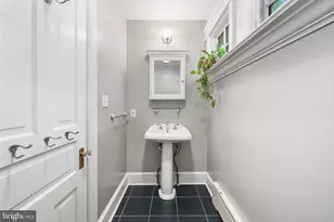 35 E Gravers Ln, Philadelphia, PA 19118 - Photo 12