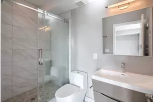 910 N 16th St, Philadelphia, PA 19130 - Photo 8