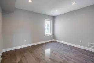 910 N 16th St, Philadelphia, PA 19130 - Photo 12