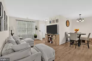 2828 Saxton Rd, Philadelphia, PA 19114 - Photo 2
